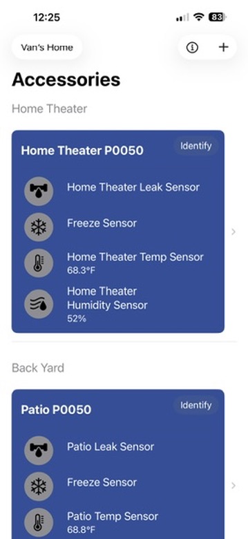 PuzL app accessories list showing leak, freeze, temperature, and humidity sensors for each device